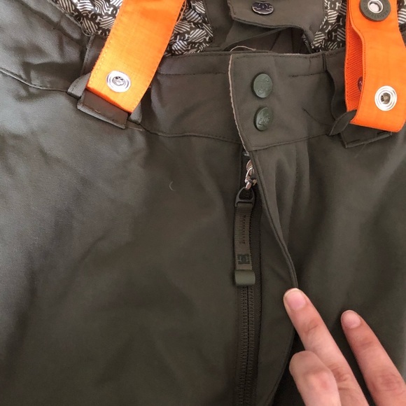 Men DC GREEN Snow pants with Orange suspenders - Picture 14 of 16